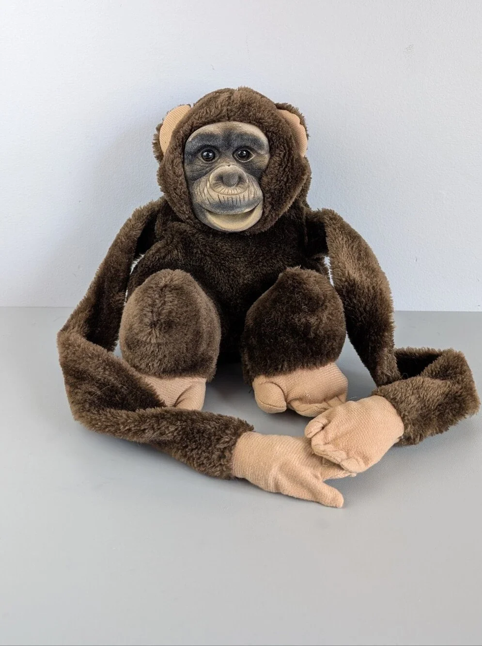 Vintage Hosung Plush Chimp Hand Puppet w Flocked Vinyl Face, Long Arms, Squeaker - Picture 3 of 14